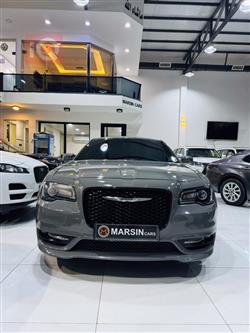 کرایسلەر 300